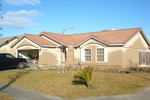 14208 W C St, Kerman, CA 93630 photo 1