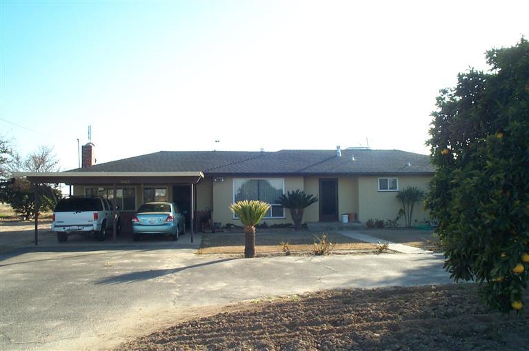 8467 E Church Ave, Sanger, CA 93657 photo 1