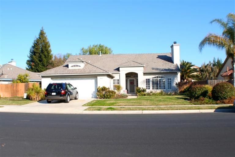781 Pistachio Ave, Clovis, CA 93611 photo 1
