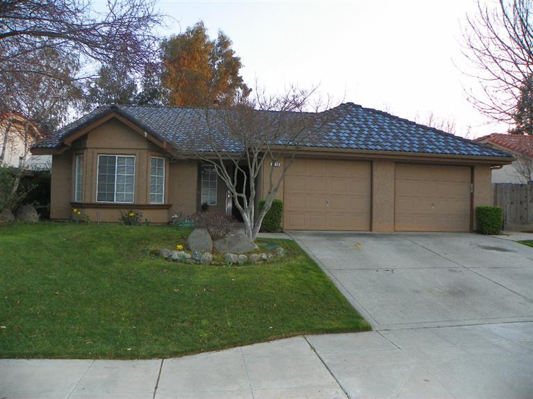 2470 Stuart, Clovis, CA 93611 photo 1