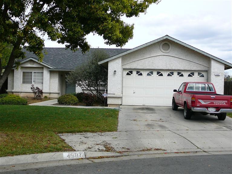 4907 Eugenia Ave, Fresno, CA 93725 photo 1