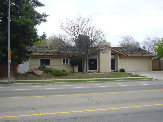 113 Armstrong Ave, Clovis, CA 93611 photo 1