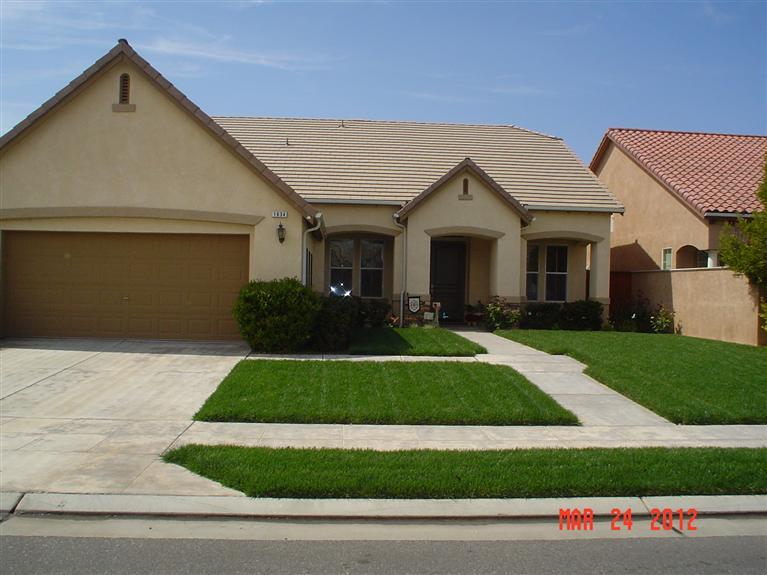 1834 N Whiteash Ave, Clovis, CA 93619 photo 1