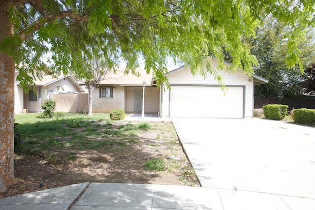 431 Cherry Ln, Clovis, CA 93612 photo 1