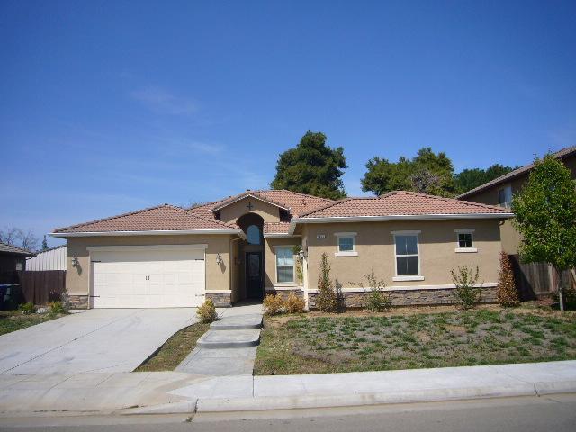 2043 Buckingham Ave, Clovis, CA 93611 photo 1