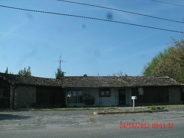 2318 W Mountain View Ave, Caruthers, CA 93609 photo 1