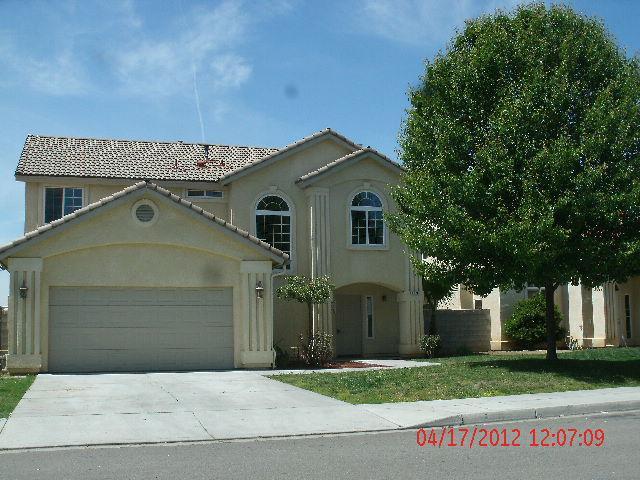 1370 Deborah Ln, Madera, CA 93637 photo 1