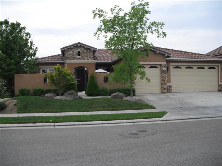 1822 N Kaweah Ave, Clovis, CA 93619 photo 1