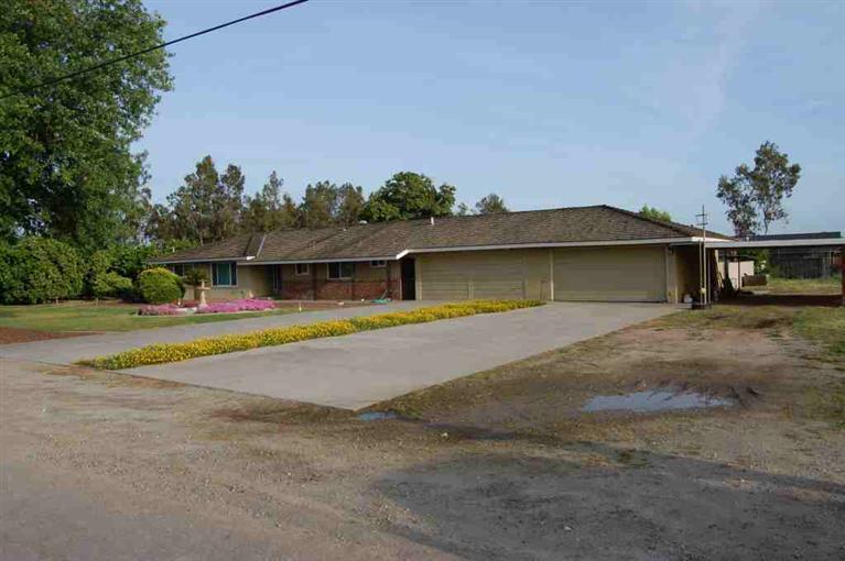 19075 E American Ave, Reedley, CA 93654 photo 1
