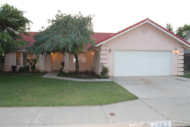 2692 Laverne, Clovis, CA 93611 photo 1