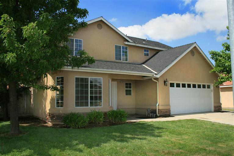 1237 Hillcrest St, Selma, CA 93662 photo 1