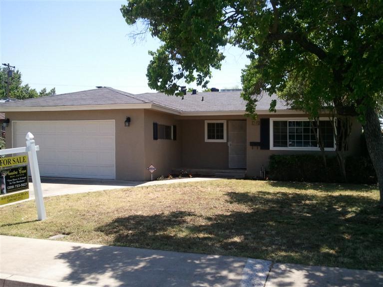 822 W San Gabriel Ave, Clovis, CA 93612 photo 1