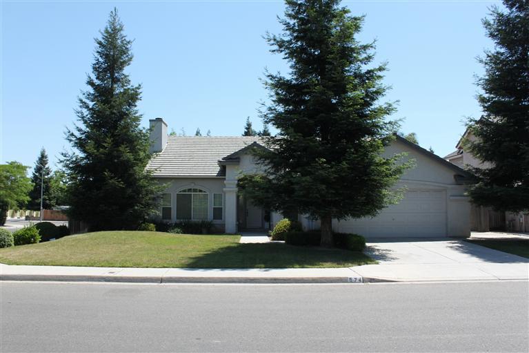 574 W Menlo Ave, Clovis, CA 93612 photo 1
