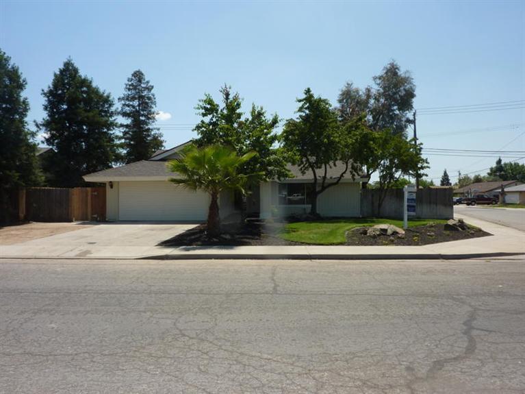 1610 Gibson Ave, Clovis, CA 93611 photo 1