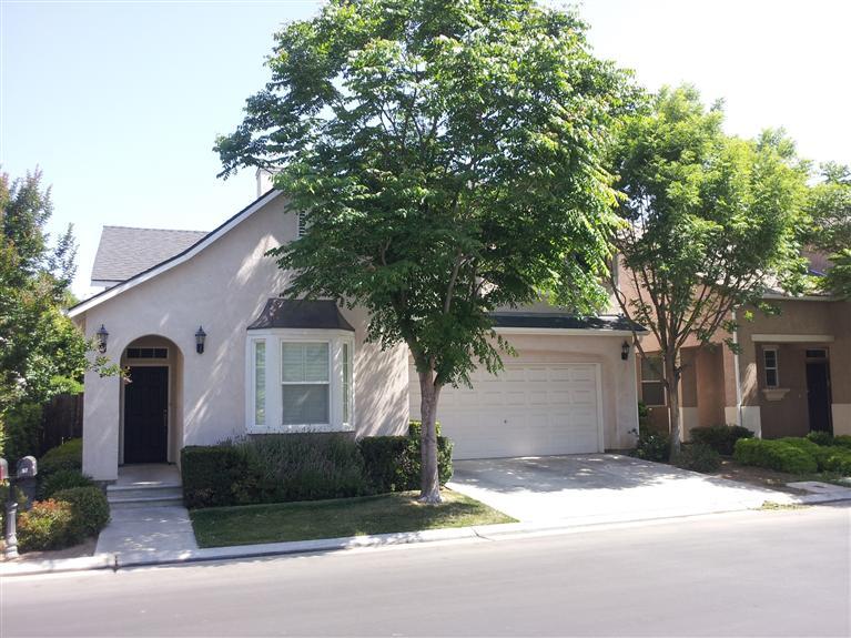 57 W Siena Ln, Clovis, CA 93619 photo 1