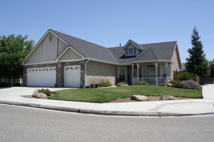 1825 N Homsy Ave, Clovis, CA 93619 photo 1
