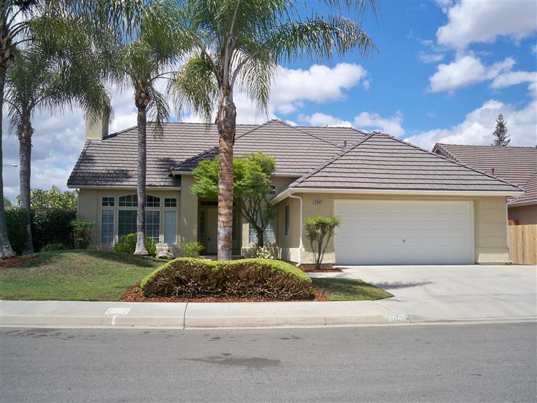 2046 E Ryan Ave, Fresno, CA 93720 photo 1