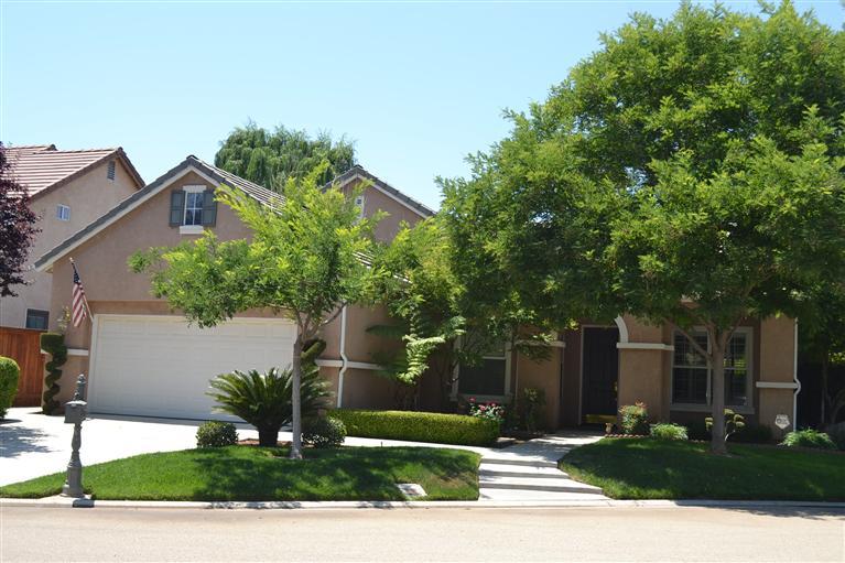 4887 N Shoreline Way, Clovis, CA 93619 photo 1