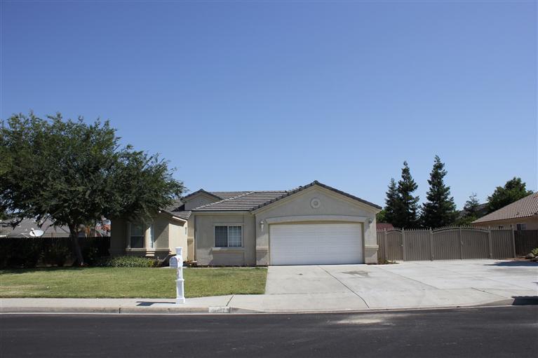 2527 Santa Ana Ave, Clovis, CA 93611 photo 1