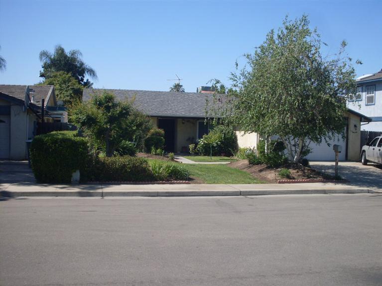 2315 4th St, Sanger, CA 93657 photo 1