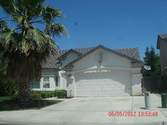 2886 E Ryan Ln, Fresno, CA 93720 photo 1