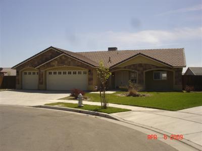 535 S 18th St, Kerman, CA 93630 photo 1