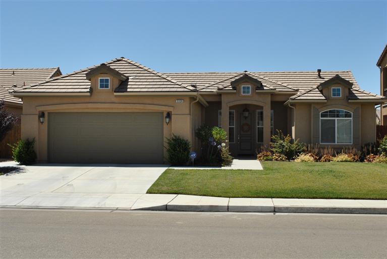 3326 Twain Ave, Clovis, CA 93619 photo 1