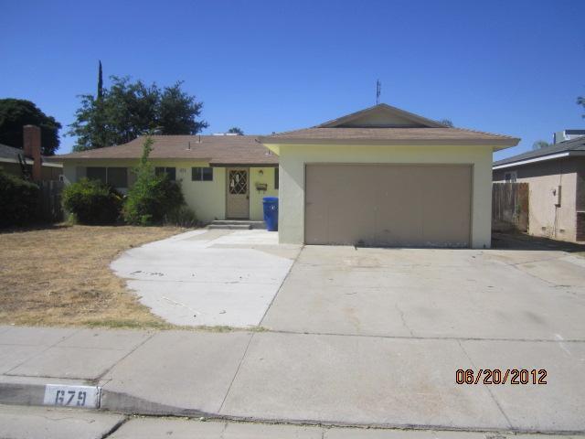 679 W Holland, Clovis, CA 93612 photo 1