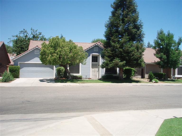 247 W El Paso Ave, Clovis, CA 93611 photo 1