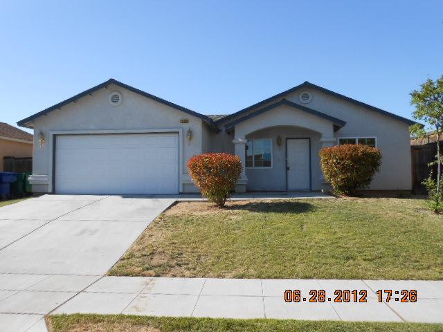 1635 Lacreta Ave, Madera, CA 93638 photo 1