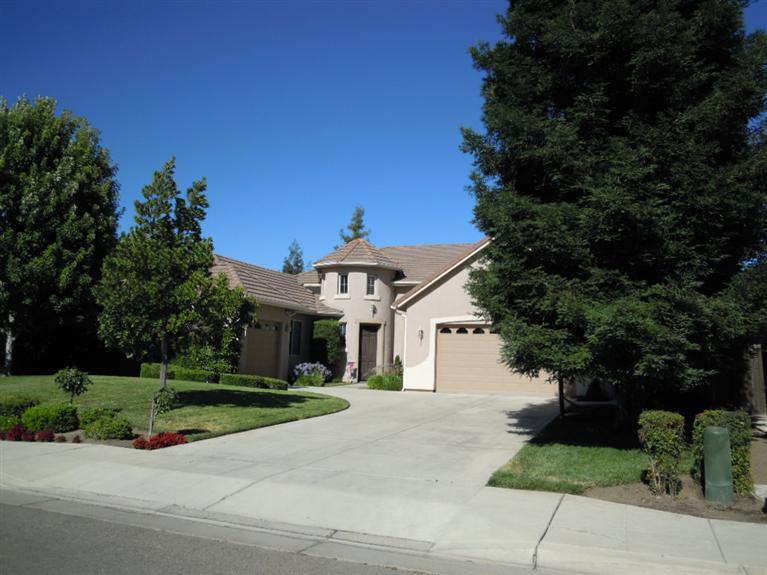 983 N Lind Ave, Clovis, CA 93611 photo 1