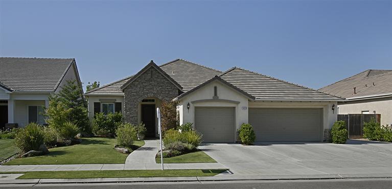 3218 N Powers Ave, Clovis, CA 93619 photo 1