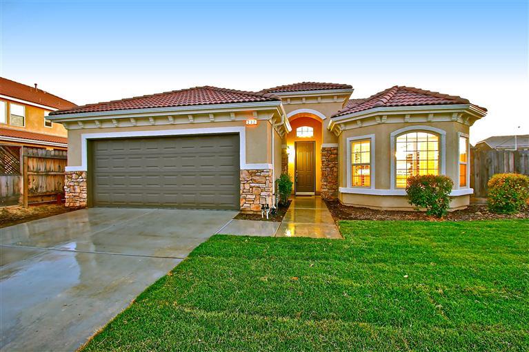 232 N Terry Ave, Clovis, CA 93612 photo 1