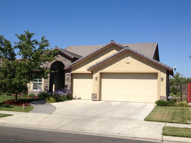 531 S Kenneth Ave, Kerman, CA 93630 photo 1