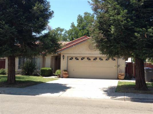 851 S Sheri Way, Kerman, CA 93630 photo 1