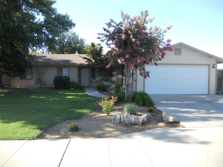 207 9th St, Clovis, CA 93612 photo 1