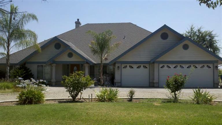 200 N Newmark Ave, Sanger, CA 93657 photo 1