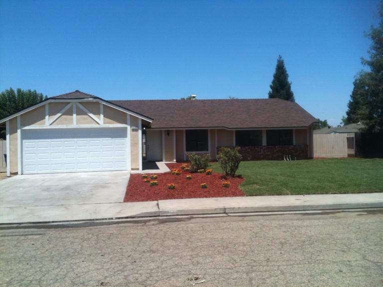 2206 Sterling Ave, Sanger, CA 93657 photo 1