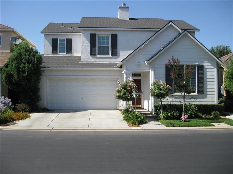 717 W Siena Ln, Clovis, CA 93619 photo 1