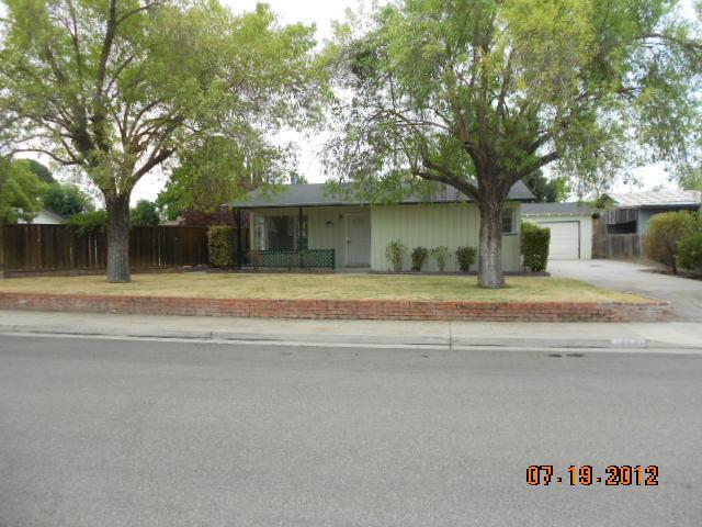 1484 Celeste Ave, Clovis, CA 93611 photo 1