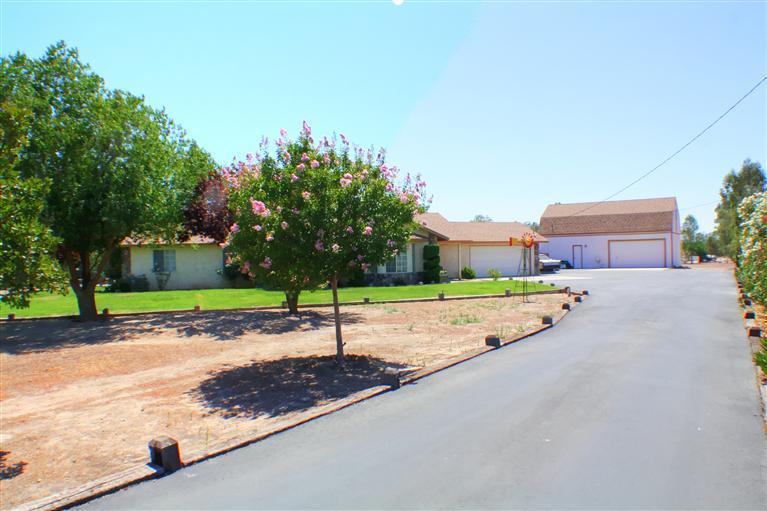 16212 Karen Rd, Madera, CA 93636 photo 1