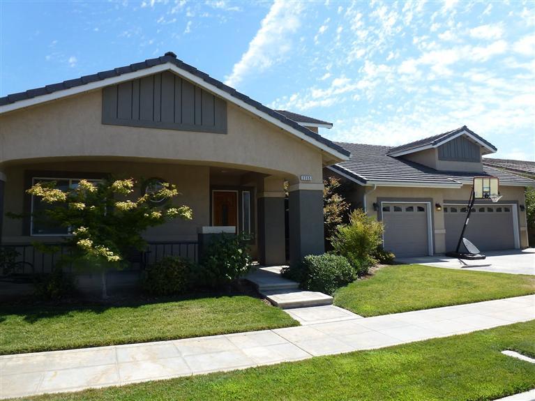 2355 E Cherry Ln, Reedley, CA 93654 photo 1