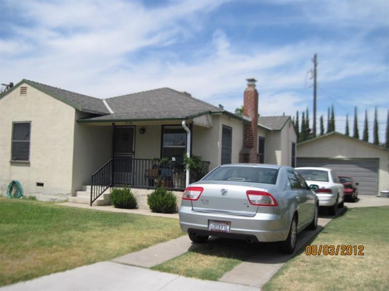 2135 E Weldon Ave, Fresno, CA 93703 photo 1