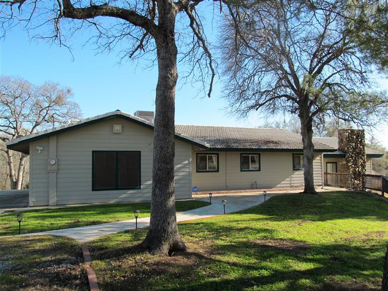 22382 Auberry Rd, Clovis, CA 93619 photo 1