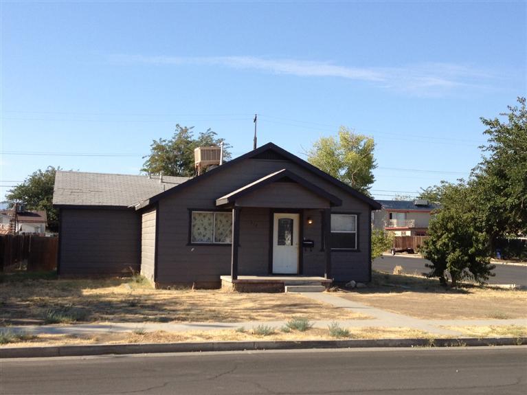 312 Hoover St, Coalinga, CA 93210 photo 1
