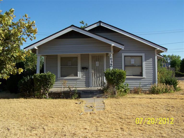2039 7th St, Sanger, CA 93657 photo 1