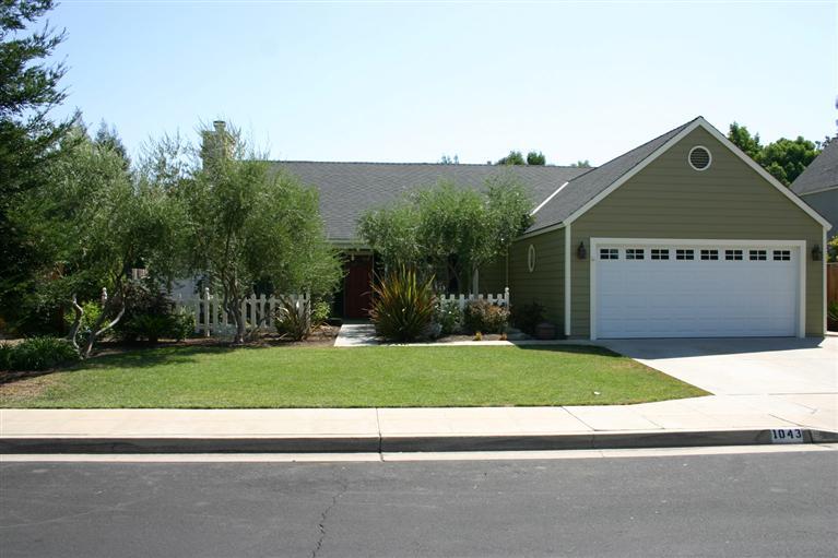 1043 N Adler Ave, Clovis, CA 93611 photo 1