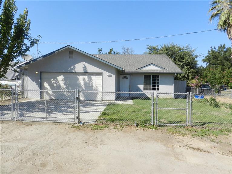 624 E Gum Ave, Reedley, CA 93654 photo 1