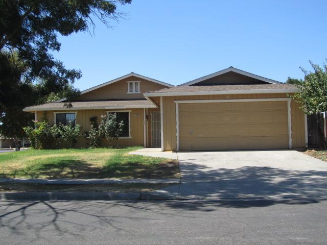 1100 Toronado Dr, Madera, CA 93638 photo 1