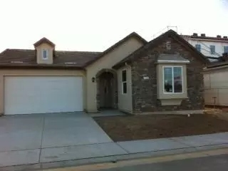 718 Whitmore Ave, Clovis, CA 93619 photo 1
